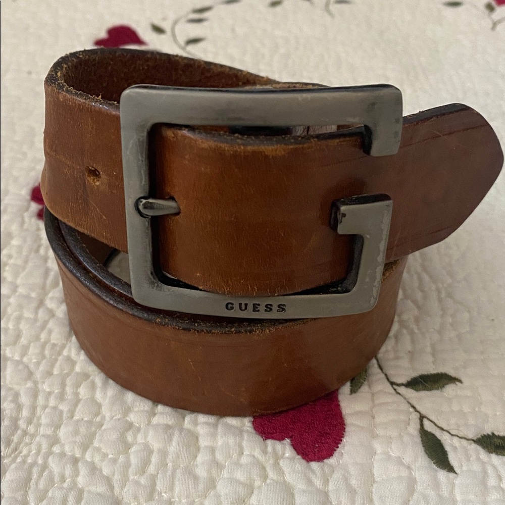 Guess Vintage Brown Tan Leather Belt with G Hardware Strap is 36”